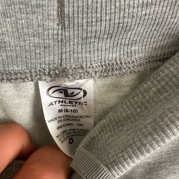 Womens Athletic Works Bermuda Shorts Sized Medium - Picture 2 of 3